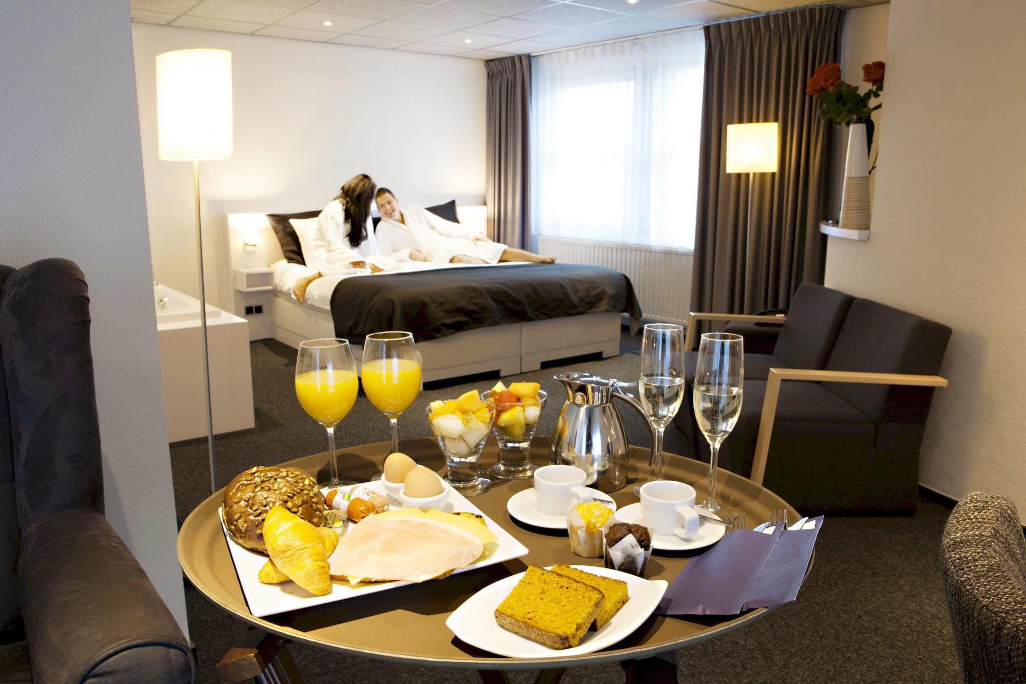 Teugel Resort Veghel Luaran gambar